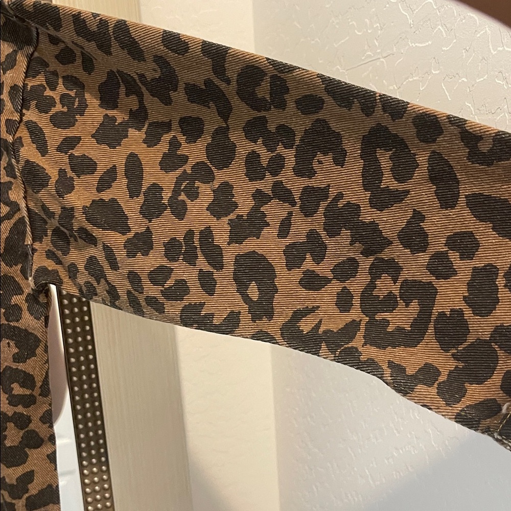 Leopard Print Button-Up Denim Jacket Size Medium Large - Picture 5 of 13